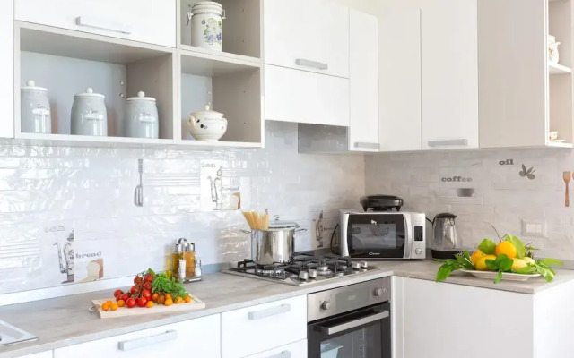 New & Stylish two Bedroom Apartment with Balconies