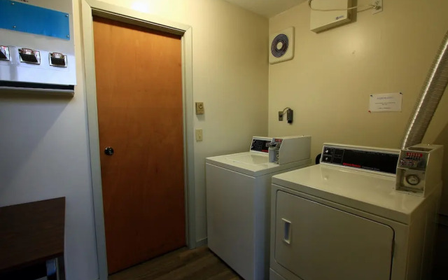 Super 8 By Wyndham Kelowna Bc