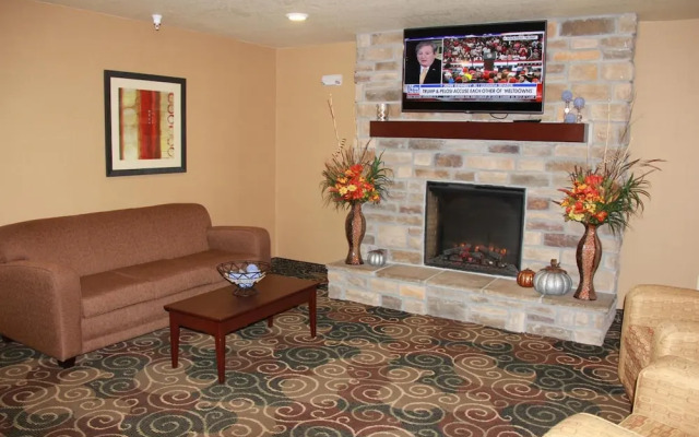 Castle Rock Inn & Suites
