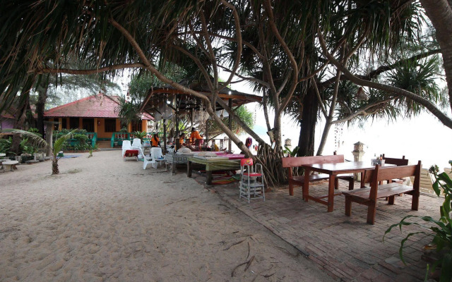 Lanta Villa Resort