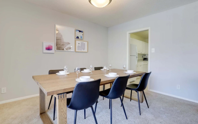 Beautiful & Spacious Apt in Crystal City