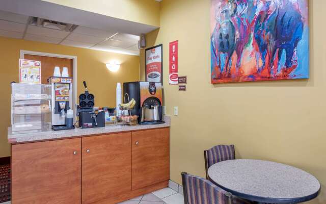 Econo Lodge Louisville Airport