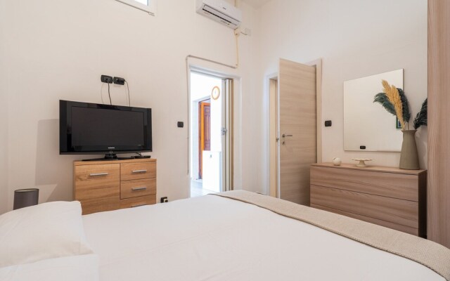 2978 La Dea Venere by Barbarhouse