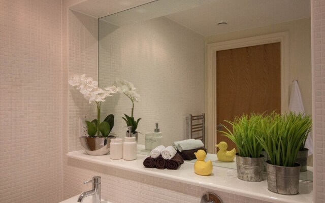 South Quay Apartment One