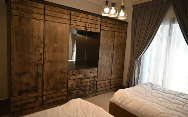 Golden Square Resort