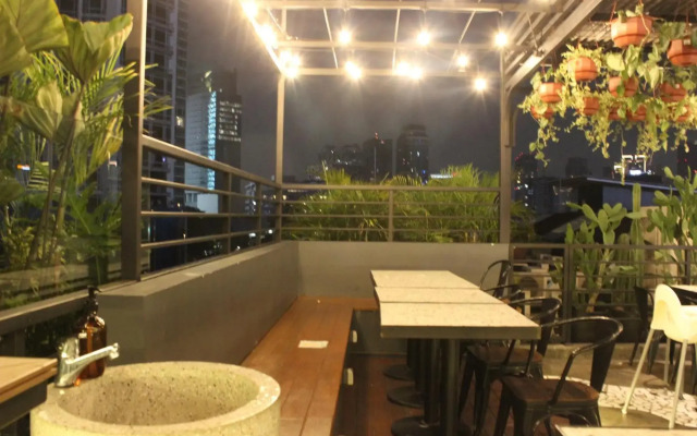 La Boheme Rooms and Coffee