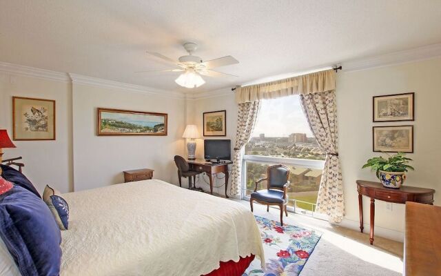 Shoreline 1106 Condo by RedAwning