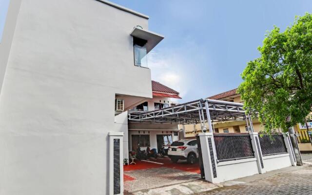 OYO 91082 Nathania Exclusive