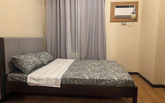 Manila Bay View - 1BR with balcony