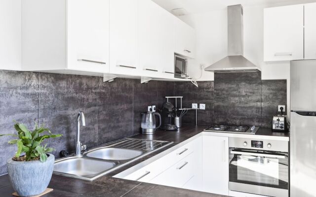 Detached house with private pool, 4 km from the medieval town of Brignoles