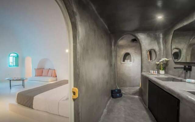 Two Bedroom Villa With Private Indoor Cave Pool