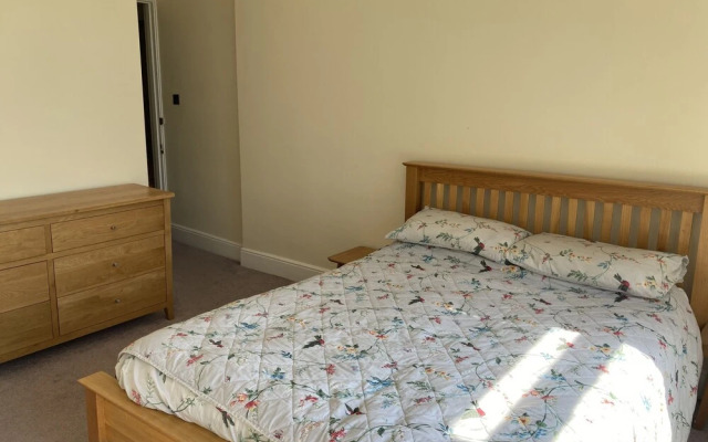 Stunning 4-bed House in Devon 10 Mins From Beach