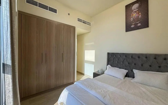 Spacious 3BR in Azizi Riviera by Bespoke