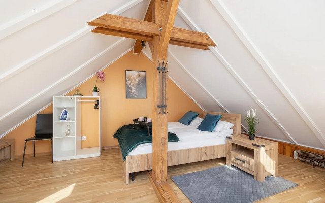Bright Apartment Kazimierz by Renters