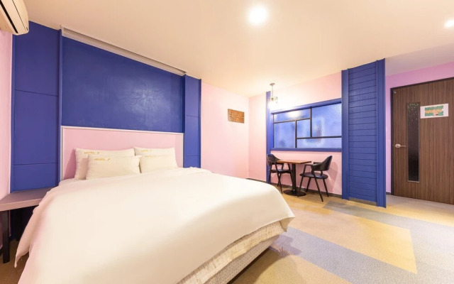 Hotel 7