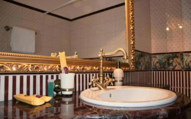 Отель «Роял Сити»