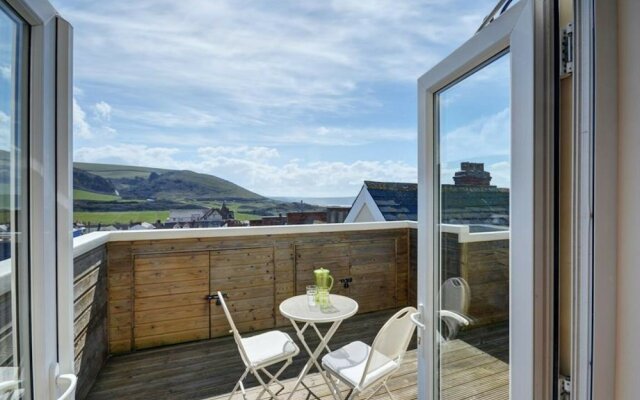 Spacious Holiday Home in Woolacombe Near Sea