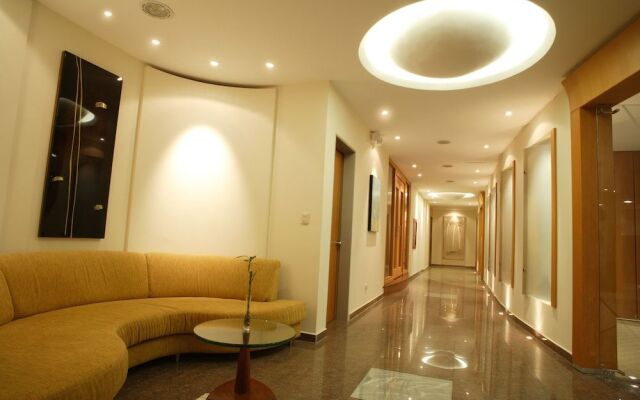 El Dorado Hotel