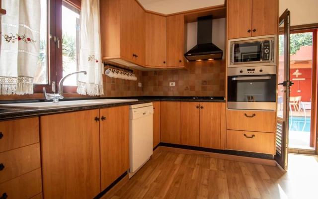 Mountain Chalet Sea Views & Pool Iptx