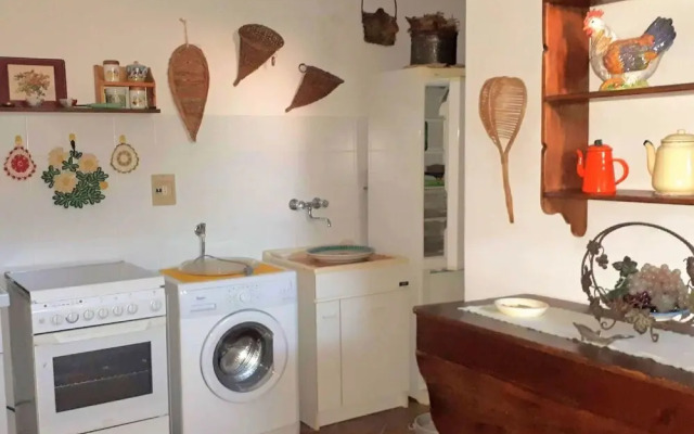 Traditional Villa in Varano With Private Garden