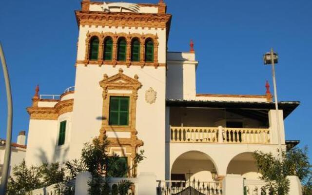 Hostal Rompeolas