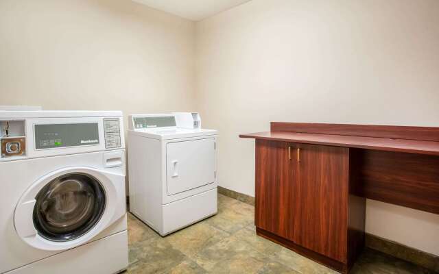 Microtel Inn & Suites by Wyndham Southern Pines / Pinehurst