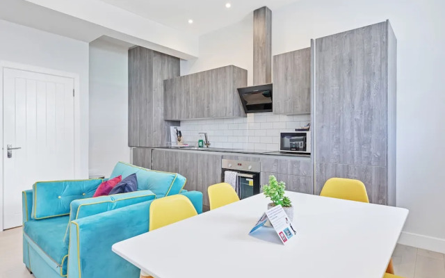 Right On : Bright On Apartment 1F | By My Getaways