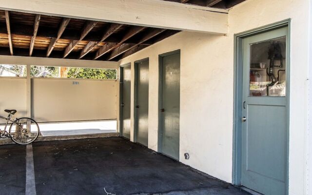 Sunny Palo Alto Two Bed