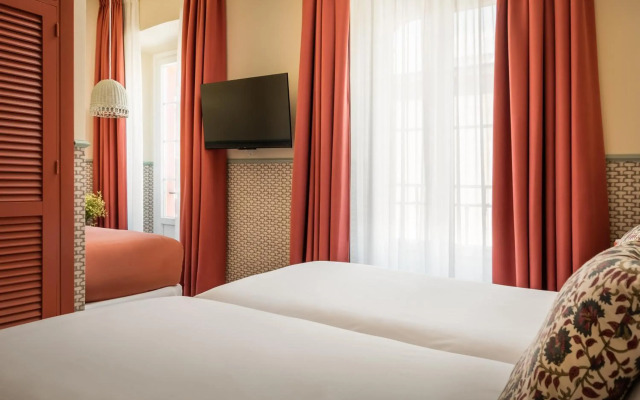 Hotel Abril