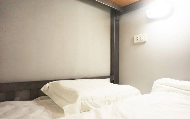 Moumou Hostel