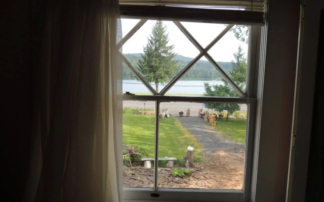 Foster Lake Inn