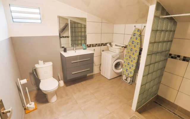 L'avocat avec piscine chauffée et jacuzzi