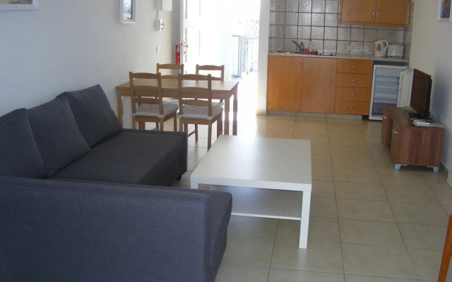 Sun Hall Beach Hotel Apts.