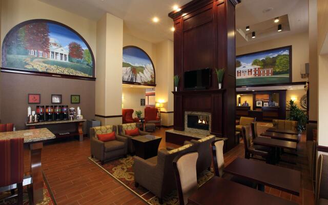 Hampton Inn & Suites Charlottesville-At the University