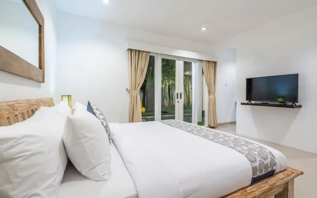 Montana Berawa Villa by Betterplace