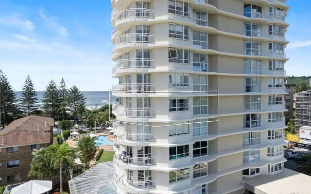 Ocean View Coastal Haven in Burleigh