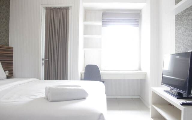 Comfy & Scenic Studio Apartment At Parahyangan Residence Near Unpar