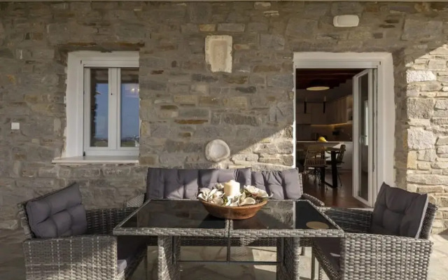 Myrsini Traditional Hillside Cottage
