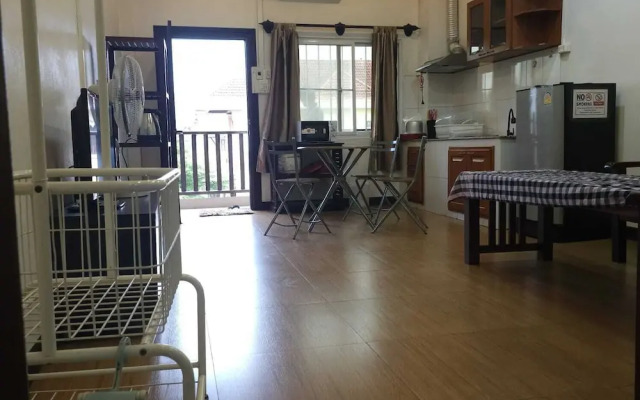 Ali Xayathit Apartment & Hotel