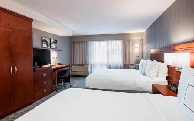 Courtyard Edmonton West