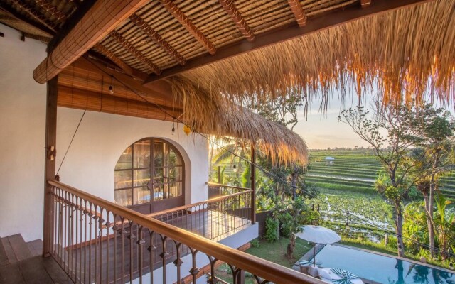 Outstanding Villas Complex, 9 BR, Canggu With Staff