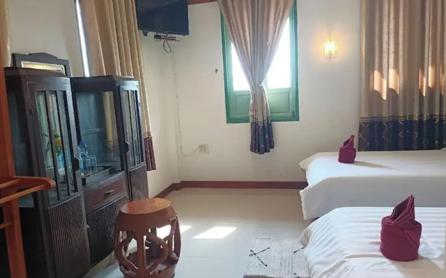 Ruenthai Ayutthaya Resort And Restaurant