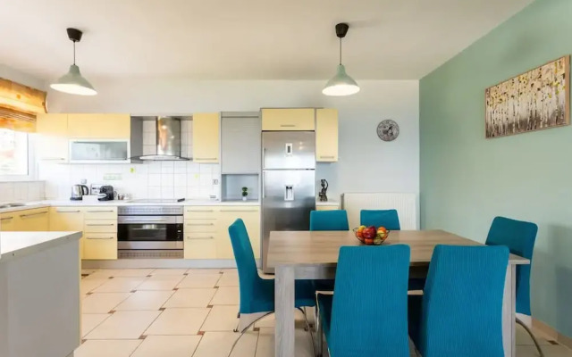Verga Beachside Getaway With Panoramic Seaviews