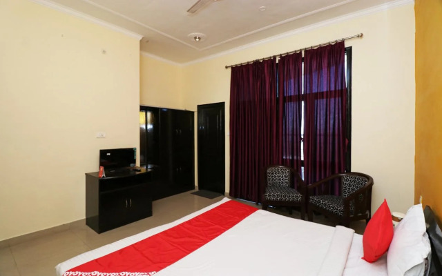 Oyo 19848 Hotel Saraswati Palace