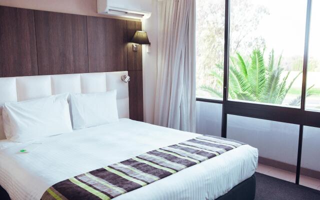 Holiday Inn Warwick Farm by IHG