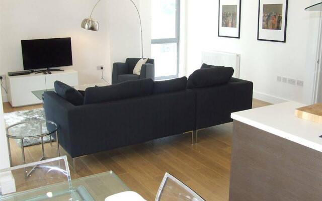 MAX Serviced Apartments Aldgate, Wilson Tower