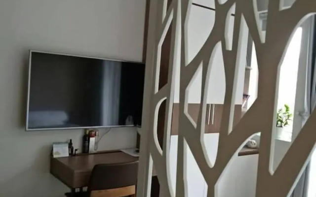 Spring Light Apartment