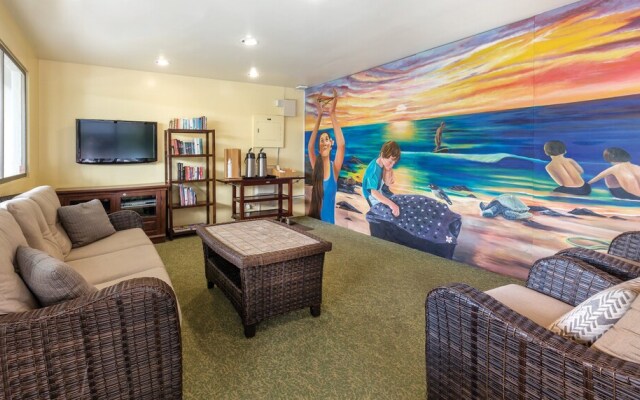 Royal Sea Cliff Condo