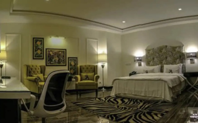 5th Avenue Hotel