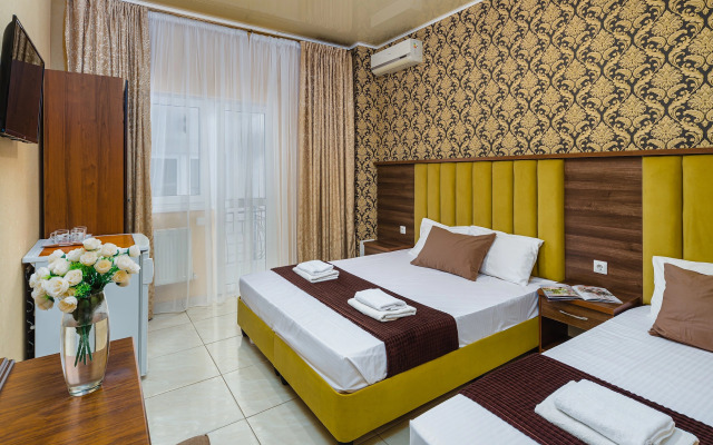 У Елены (Дивноморское)